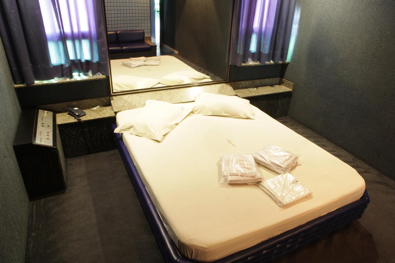 Motel Granville (Adults Only) Дукі-ді-Кашіас Екстер'єр фото