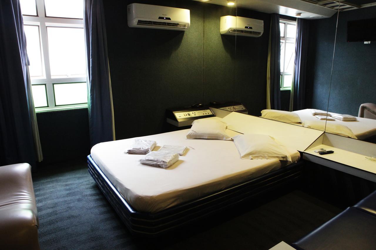 Motel Granville (Adults Only) Дукі-ді-Кашіас Екстер'єр фото