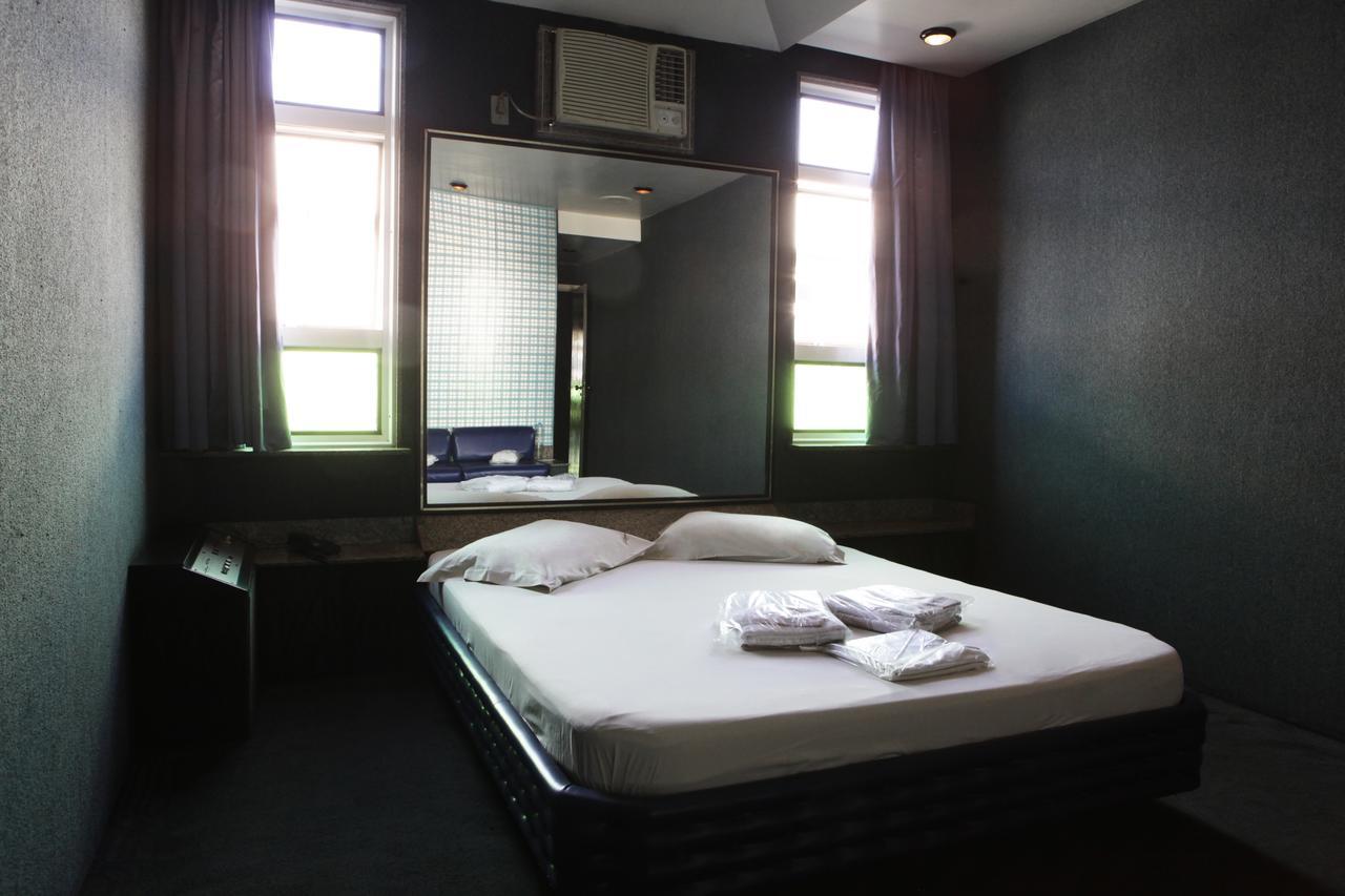Motel Granville (Adults Only) Дукі-ді-Кашіас Екстер'єр фото